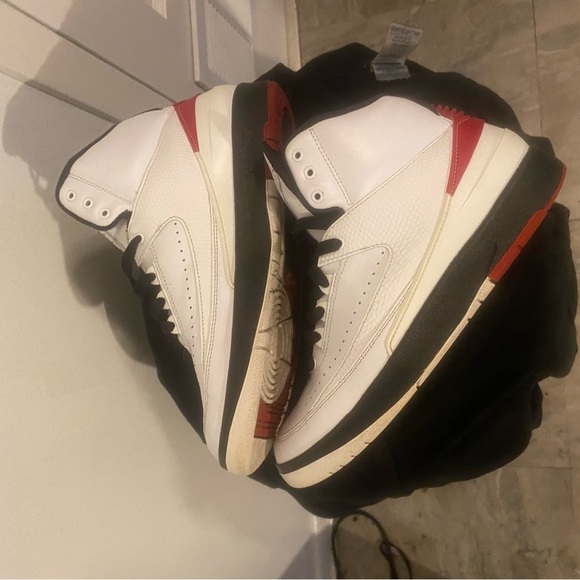 Air Jordan 2 Retro Chicago fits ladies size 9.5 - Picture 6 of 8